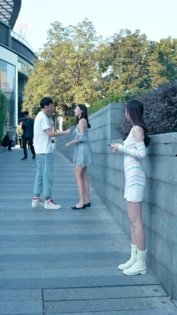 情侣吵架 吃瓜图片,揭秘甜蜜背后的真相